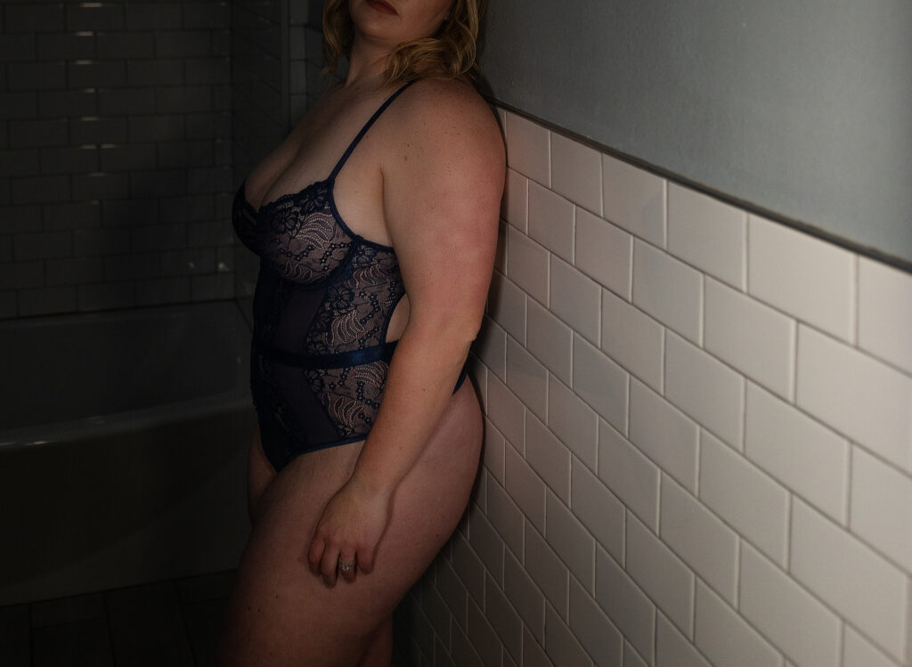 After dark boudoir session in bathroom 